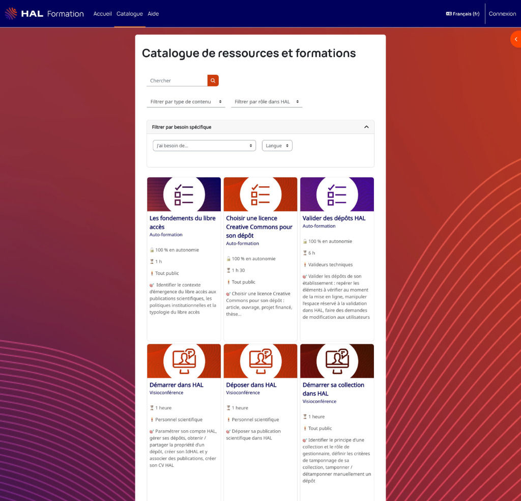 Catalogue de HAL Formation (CCSD) sur Moodle : système de filtres multicritères par type de contenu, rôle dans HAL et besoin spécifique, avec vignettes de cours affichant durée, public cible et objectifs pédagogiques